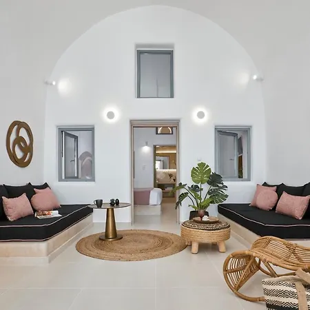 & Me Aparthotel