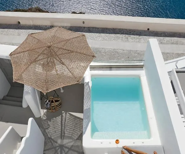 & Me מלון דירות 5*