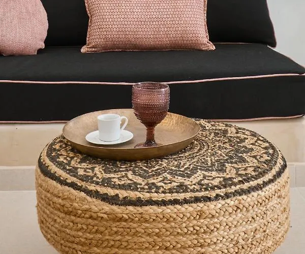 Lägenhetshotell & Me Fira (Santorini)