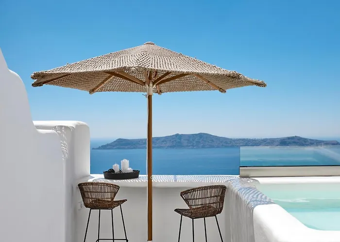 & Me Fira (Santorini)