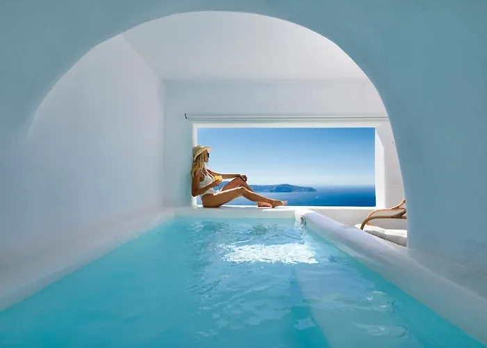 & Me Fira (Santorini)