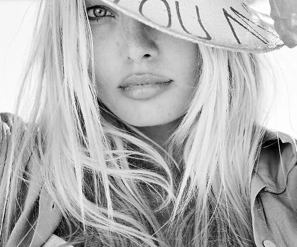 & Me 5* Fira (Santorini)