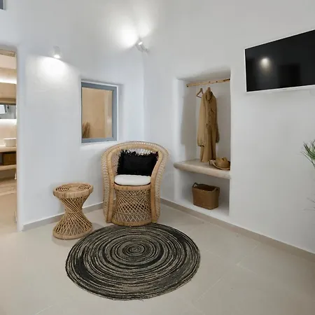 & Me Aparthotel