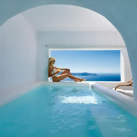 & Me Fira (Santorini)