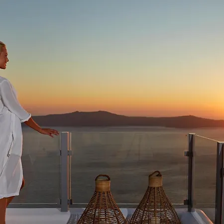 & Me Fira (Santorini)