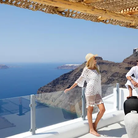 & Me Fira (Santorini)