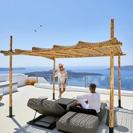 & Me 3* Fira (Santorini)
