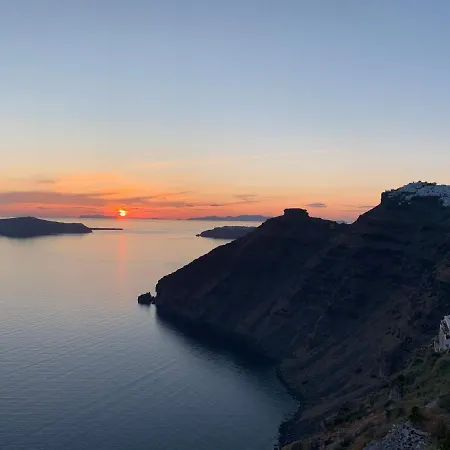 Apart-hotel & Me Fira (Santorini)